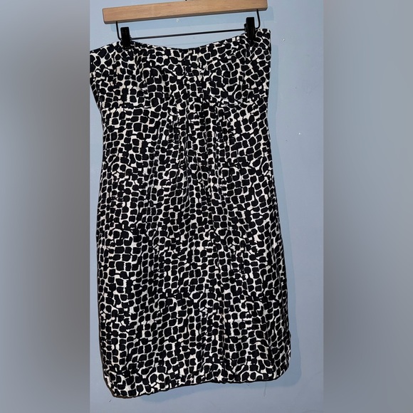 White House Black Market Dresses & Skirts - White House Black Market Strapless Black and White Dress